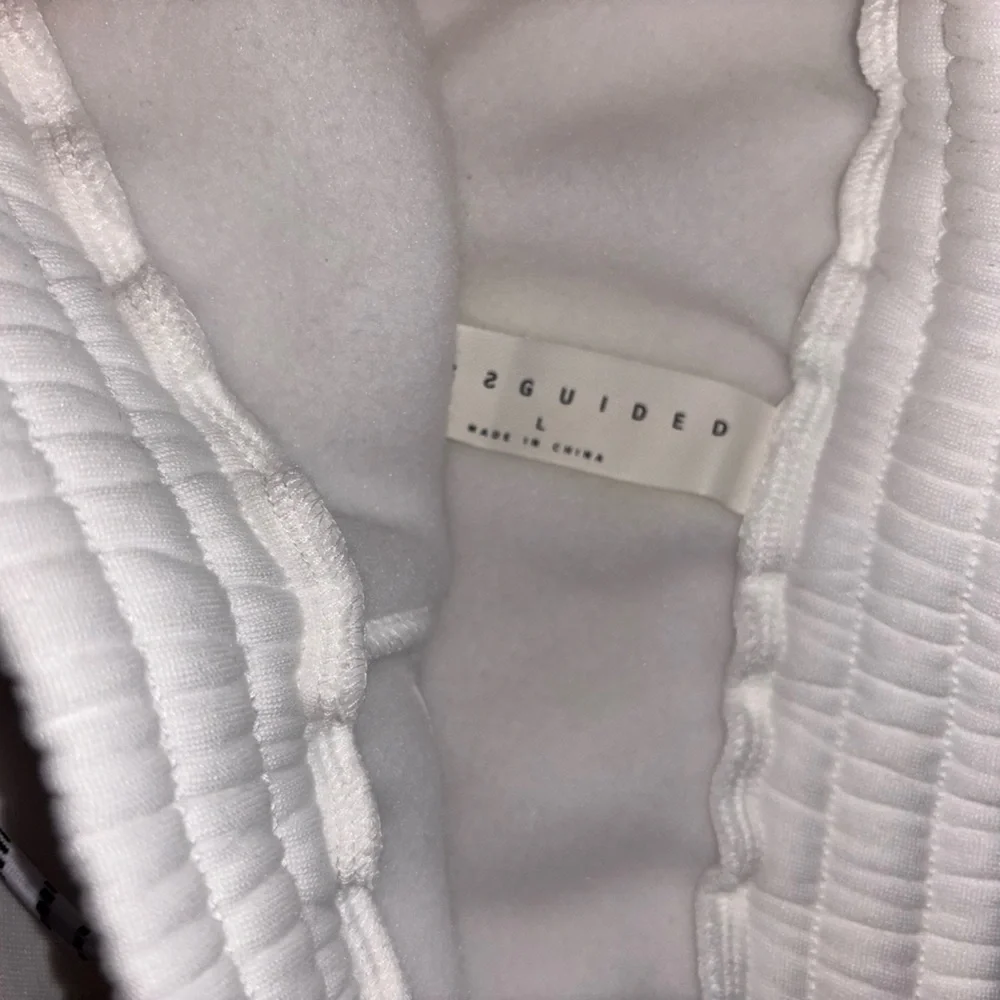 3/$40❗️Missguided White Women's Shorts - Picture 9 of 13
